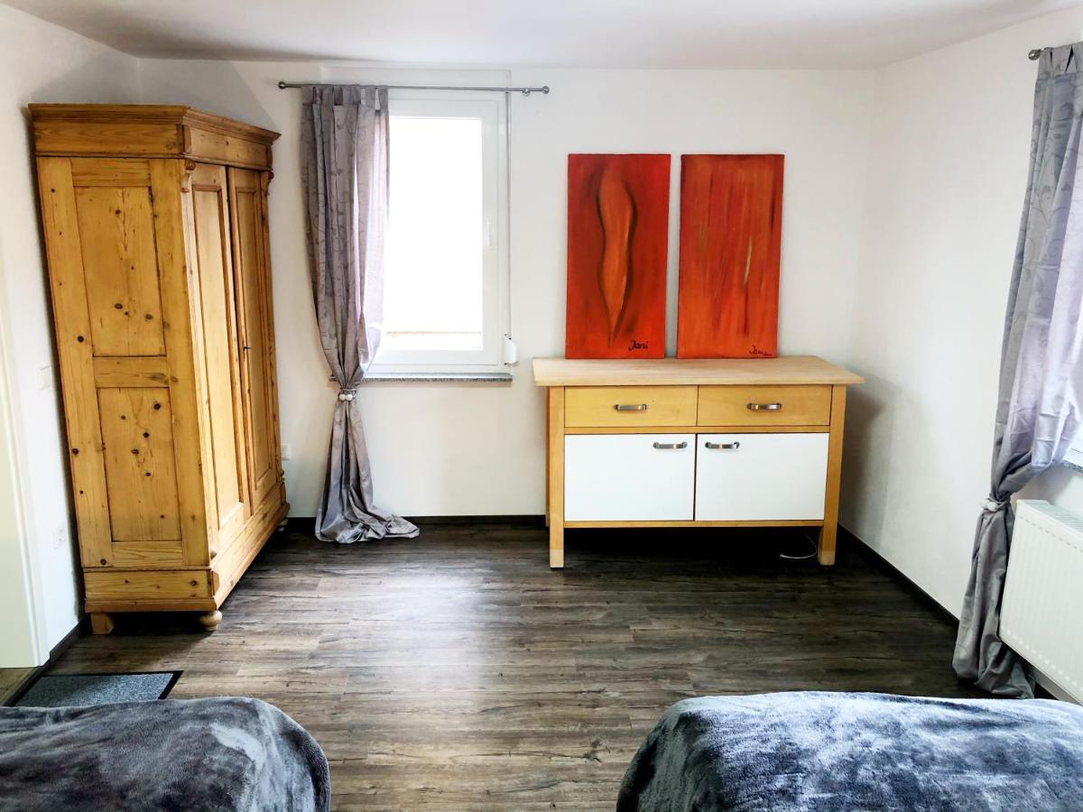 Lisas Gaestehaus Neckartenzlingen Eksteriør bilde
